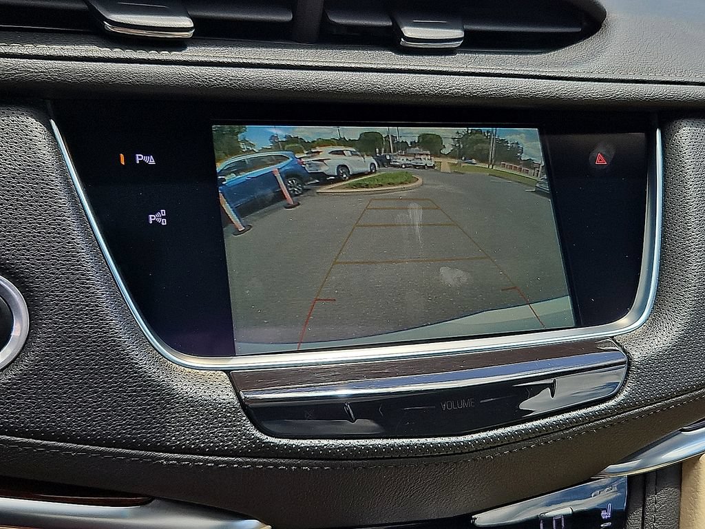 Used 2018 Cadillac XT5 Premium Luxury w/ Driver Assist Package AWD/4WD image 17