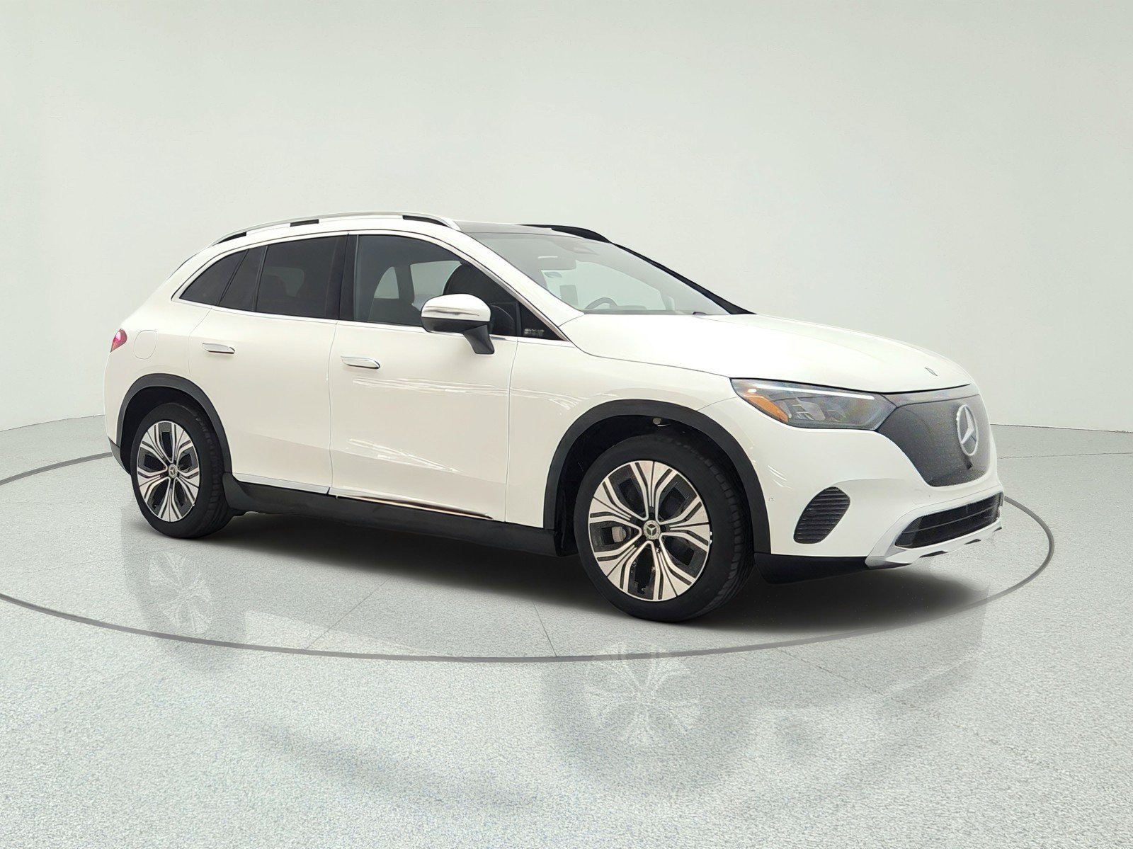 New 2027 Mercedes-Benz EQE 320+ SUV image 3