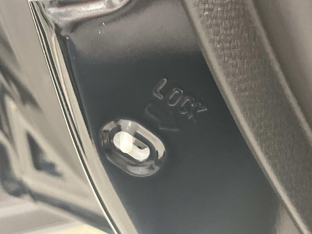 New 2026 Mitsubishi Outlander SE image 14