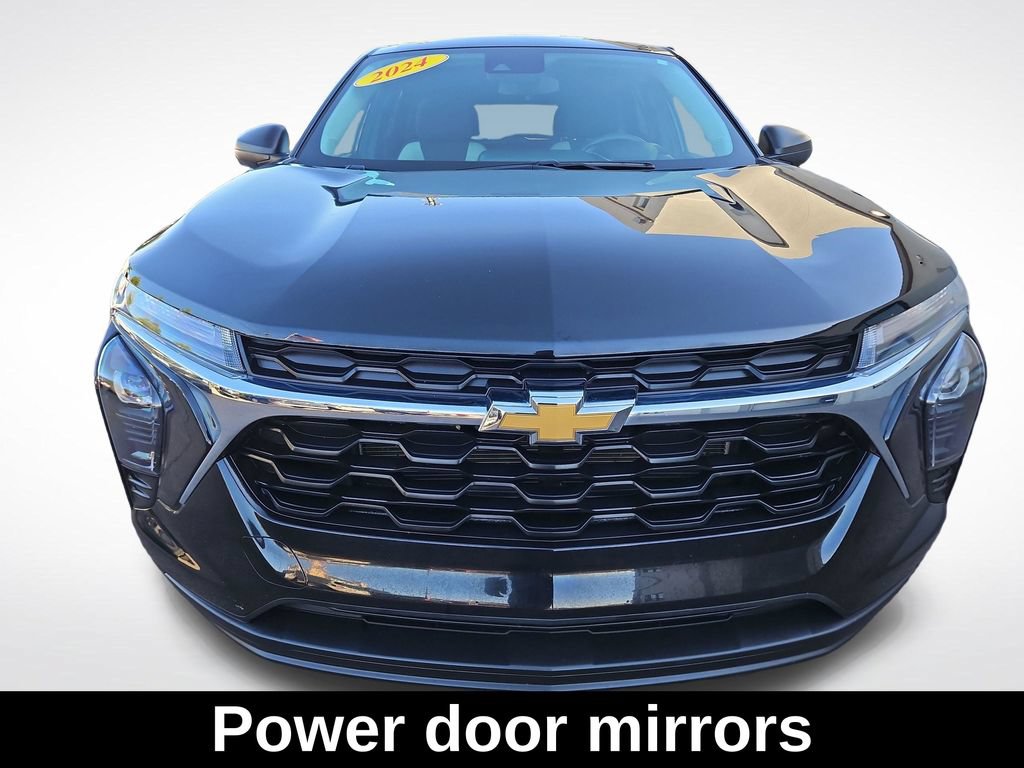 Used 2024 Chevrolet Trax LS FWD image 9