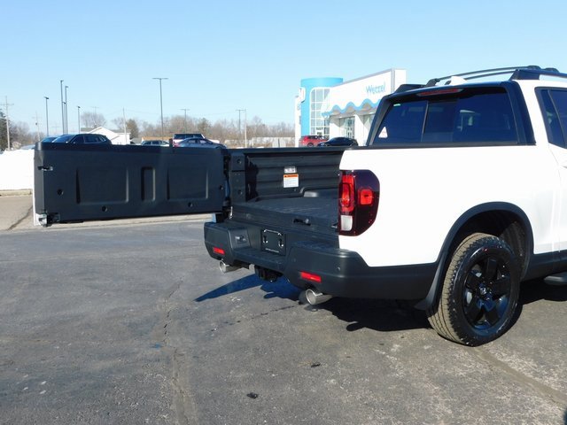 New 2026 Honda Ridgeline Black Edition image 8