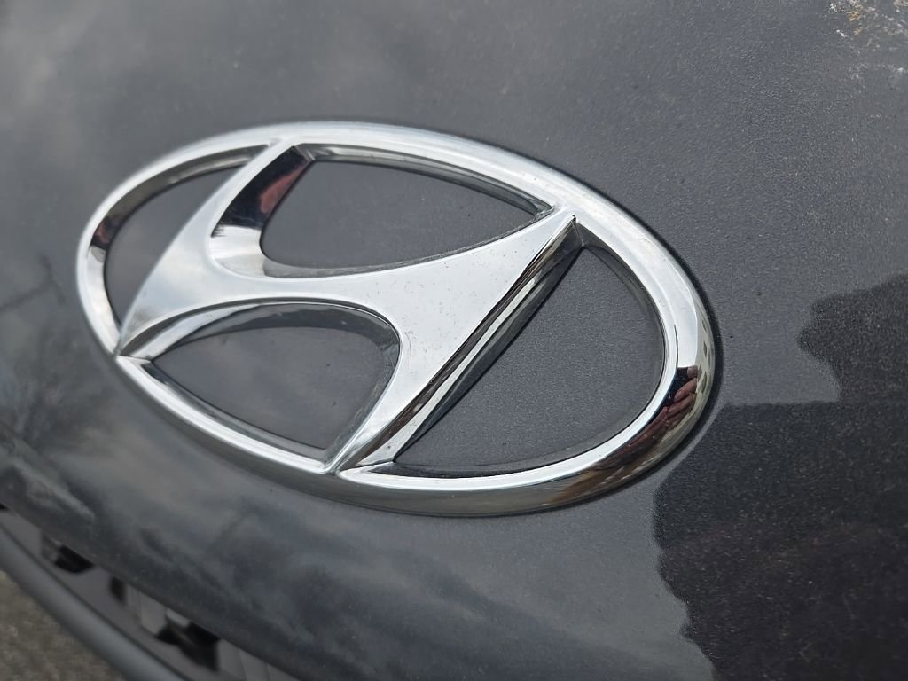Used 2023 Hyundai Kona Limited w/ Cargo Package AWD/4WD image 22