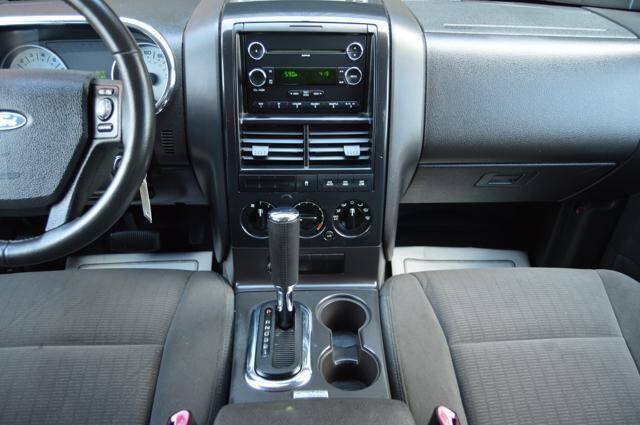 Used 2010 Ford Explorer Sport Trac XLT AWD/4WD image 22