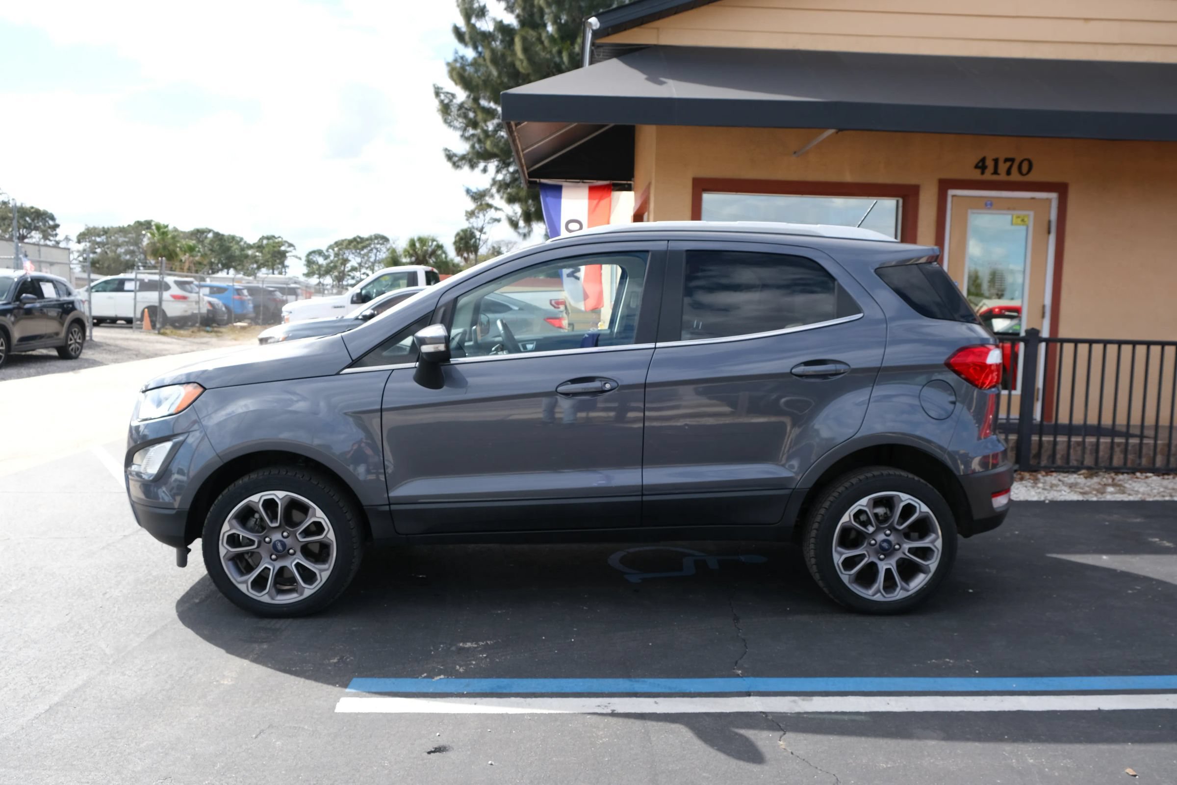 Used 2021 Ford EcoSport Titanium AWD/4WD image 3