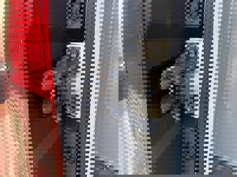 Used 2018 Nissan NV 2500 SV image 32