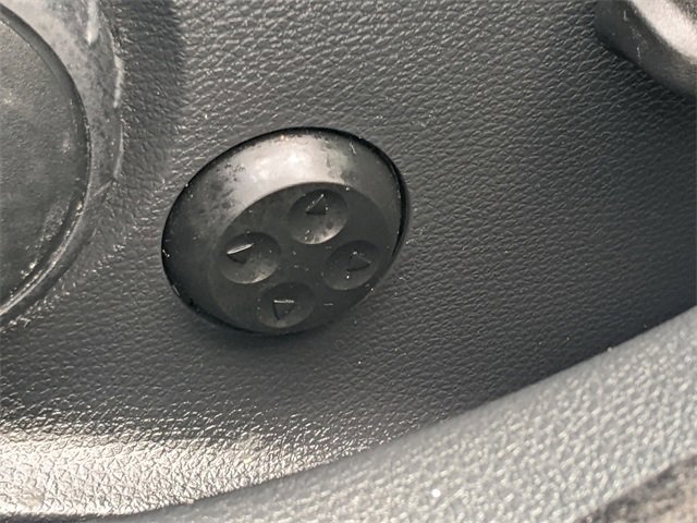 Used 2018 INFINITI QX30 image 15