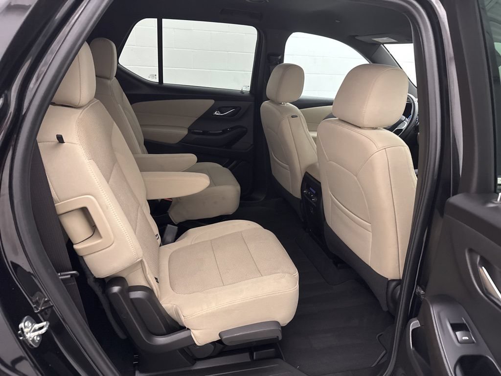 Used 2023 Chevrolet Traverse LT w/ LPO, Cargo Package AWD/4WD image 47