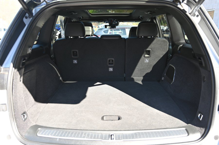 Used 2024 Jeep Grand Cherokee Overland w/ Luxury Tech Group IV AWD/4WD image 23