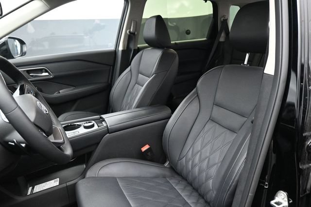 Used 2026 Nissan Rogue Platinum w/ Platinum Premium Package AWD/4WD image 25