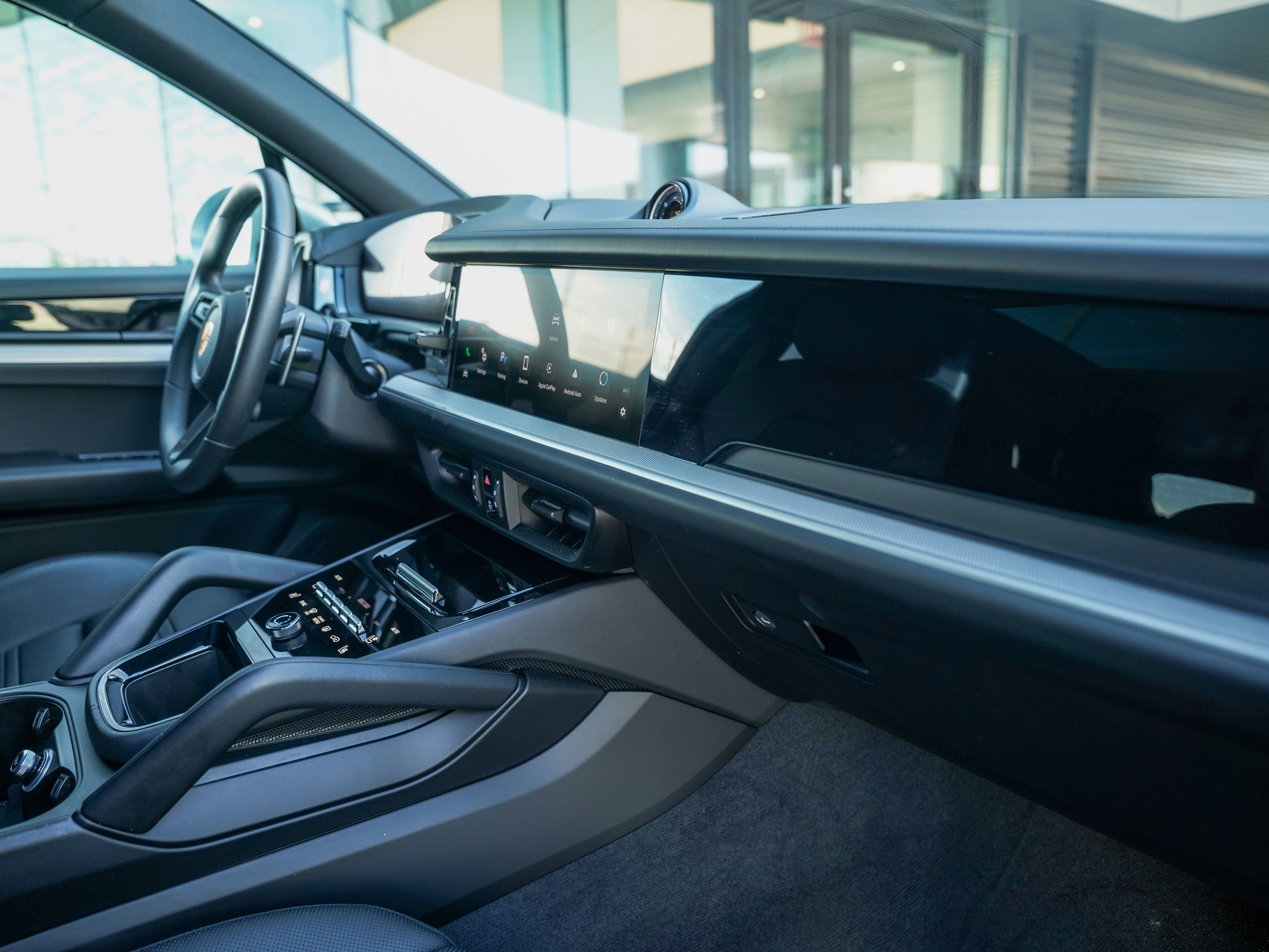 Certified 2025 Porsche Cayenne S image 32