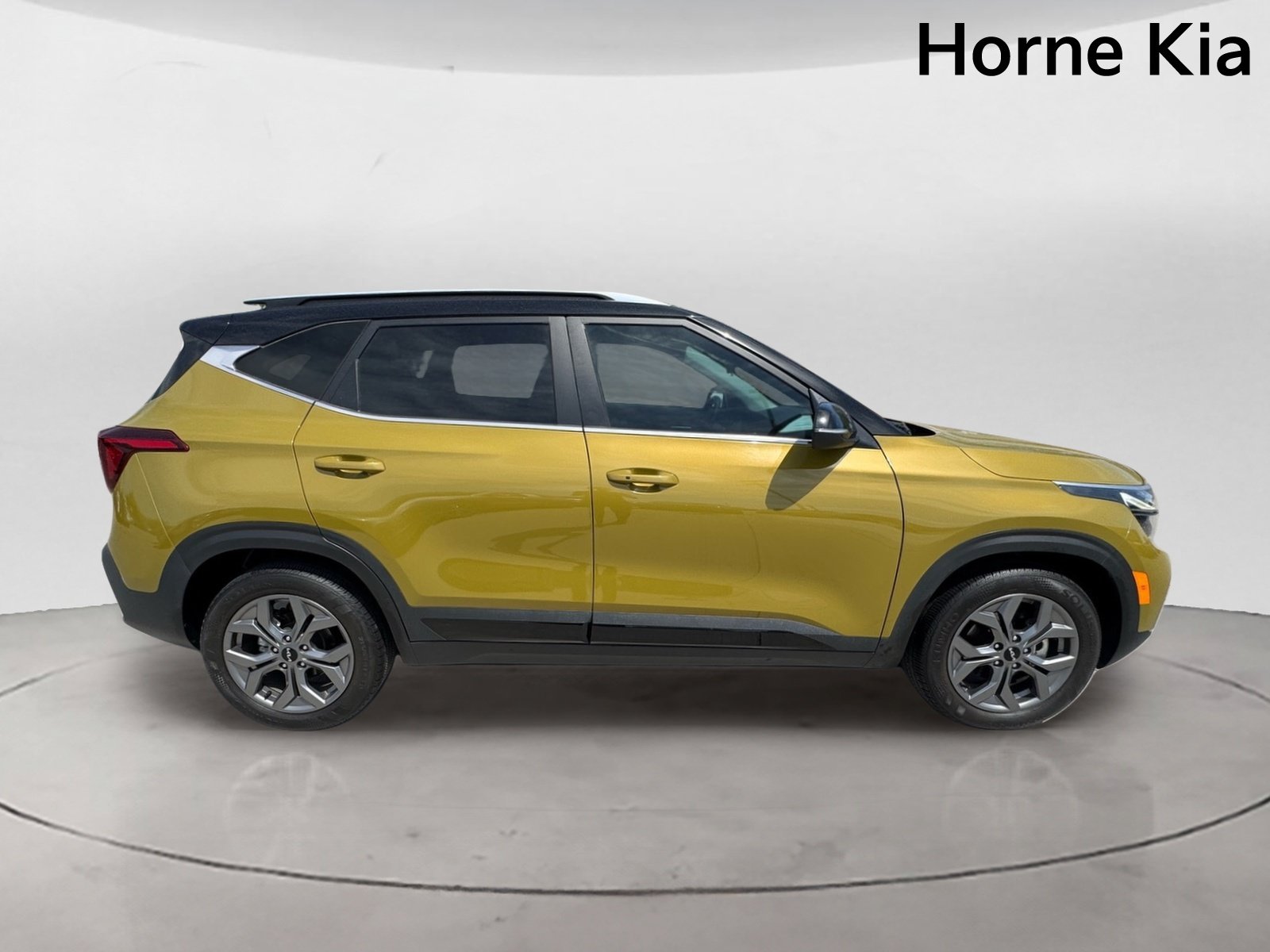 Certified 2024 Kia Seltos S FWD image 3