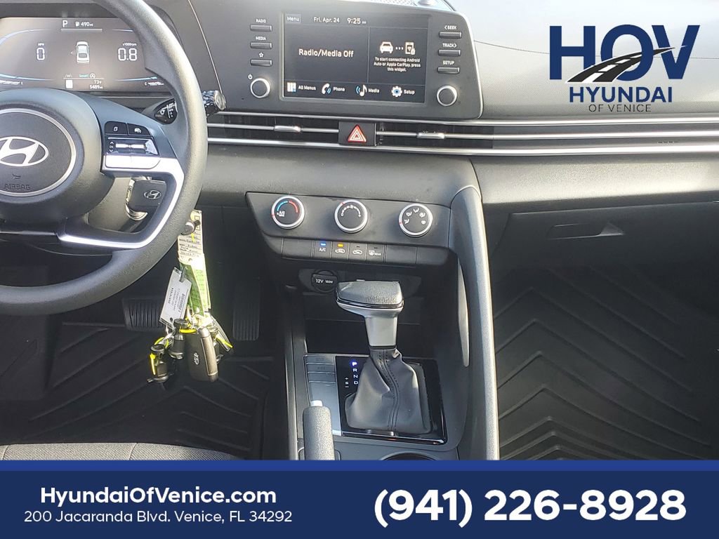 Certified 2026 Hyundai Elantra SE FWD image 18