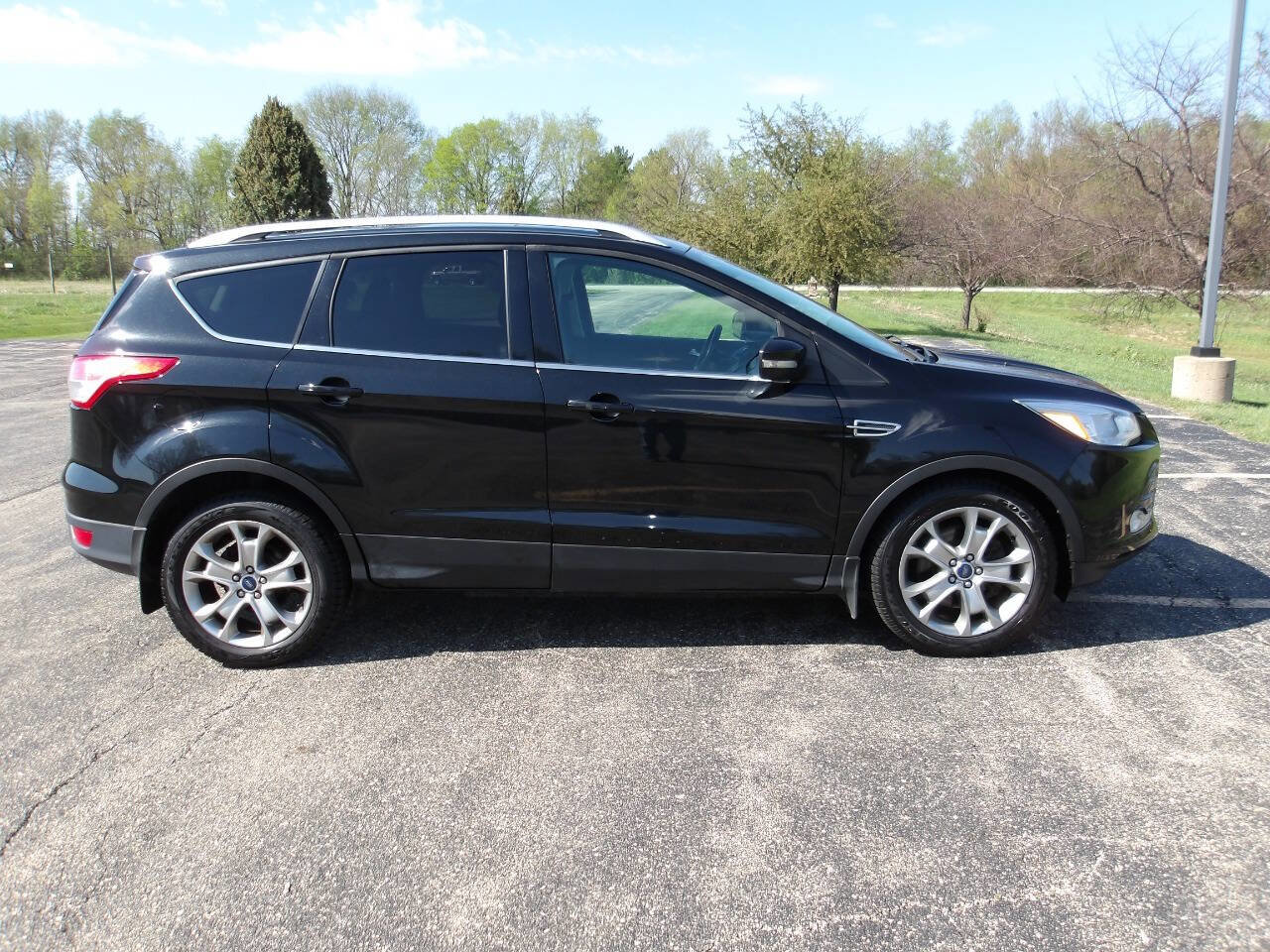 Used 2014 Ford Escape Titanium AWD/4WD image 2