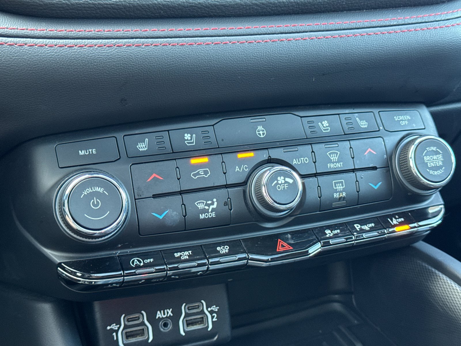 Used 2025 Dodge Durango GT AWD/4WD image 24