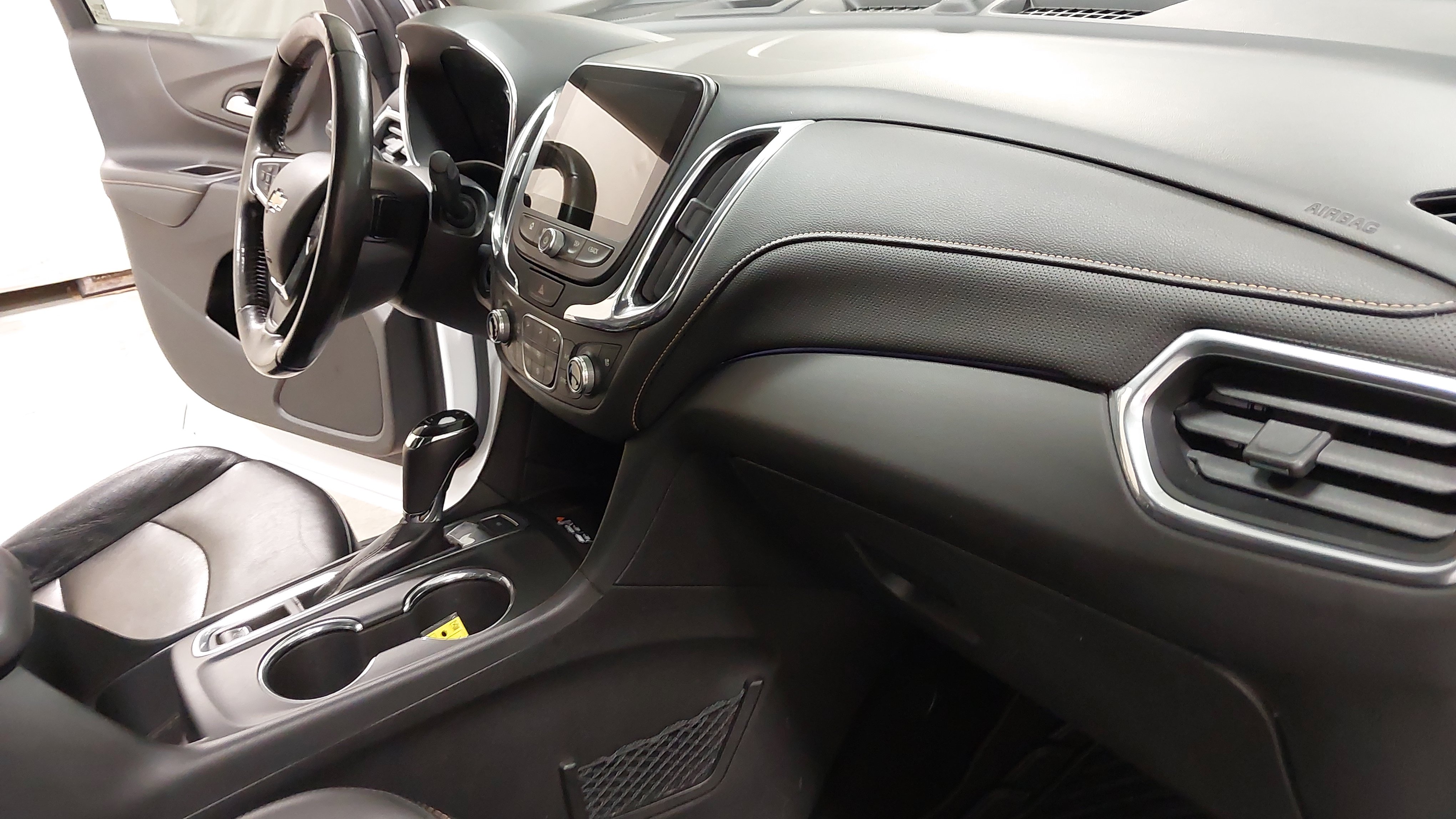 Used 2018 Chevrolet Equinox Premier AWD/4WD image 29