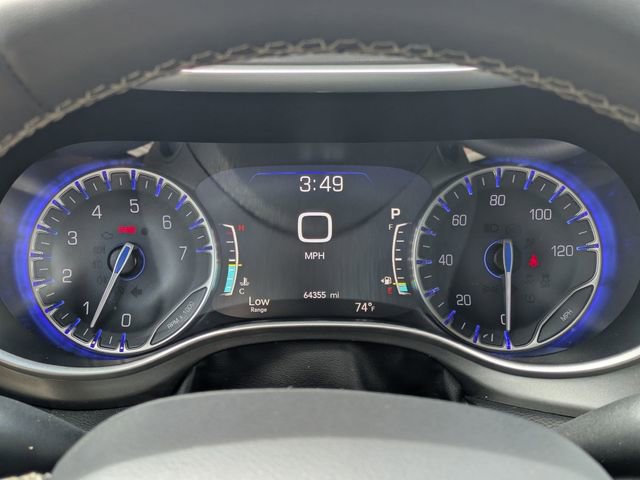 Used 2023 Chrysler Pacifica Touring-L FWD image 16