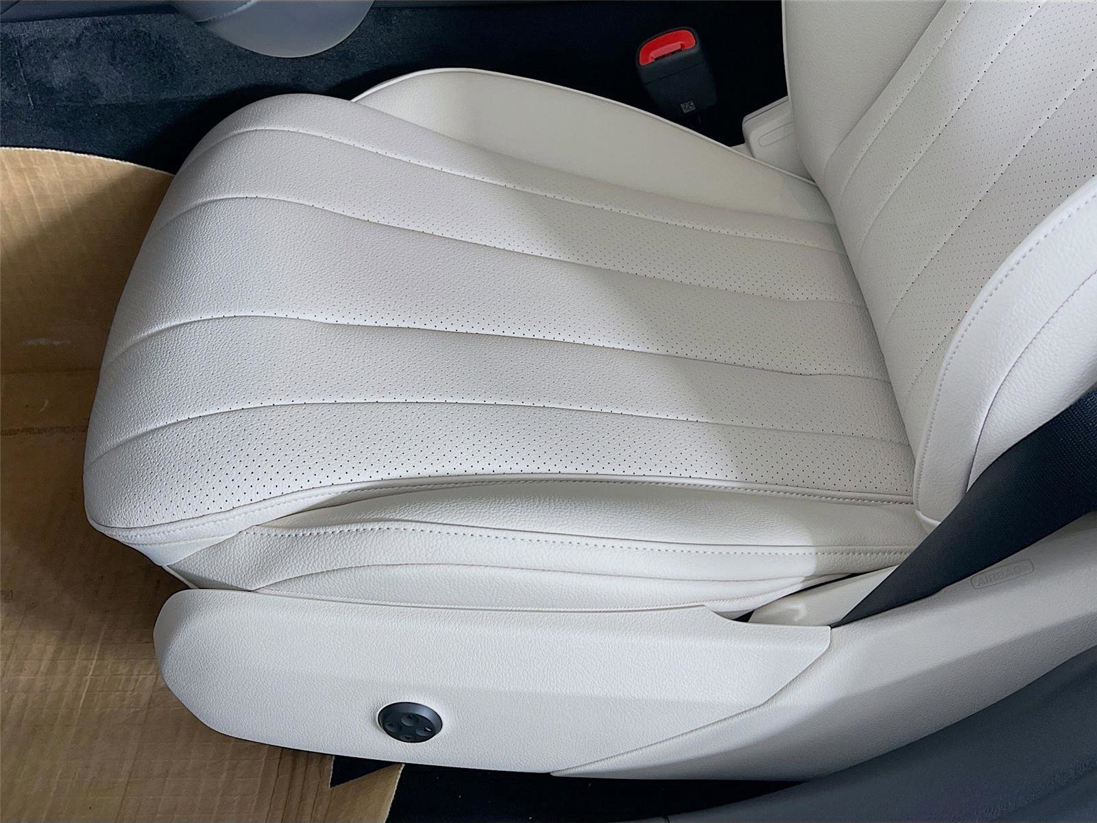 New 2026 Mercedes-Benz E 350 4MATIC Sedan image 18