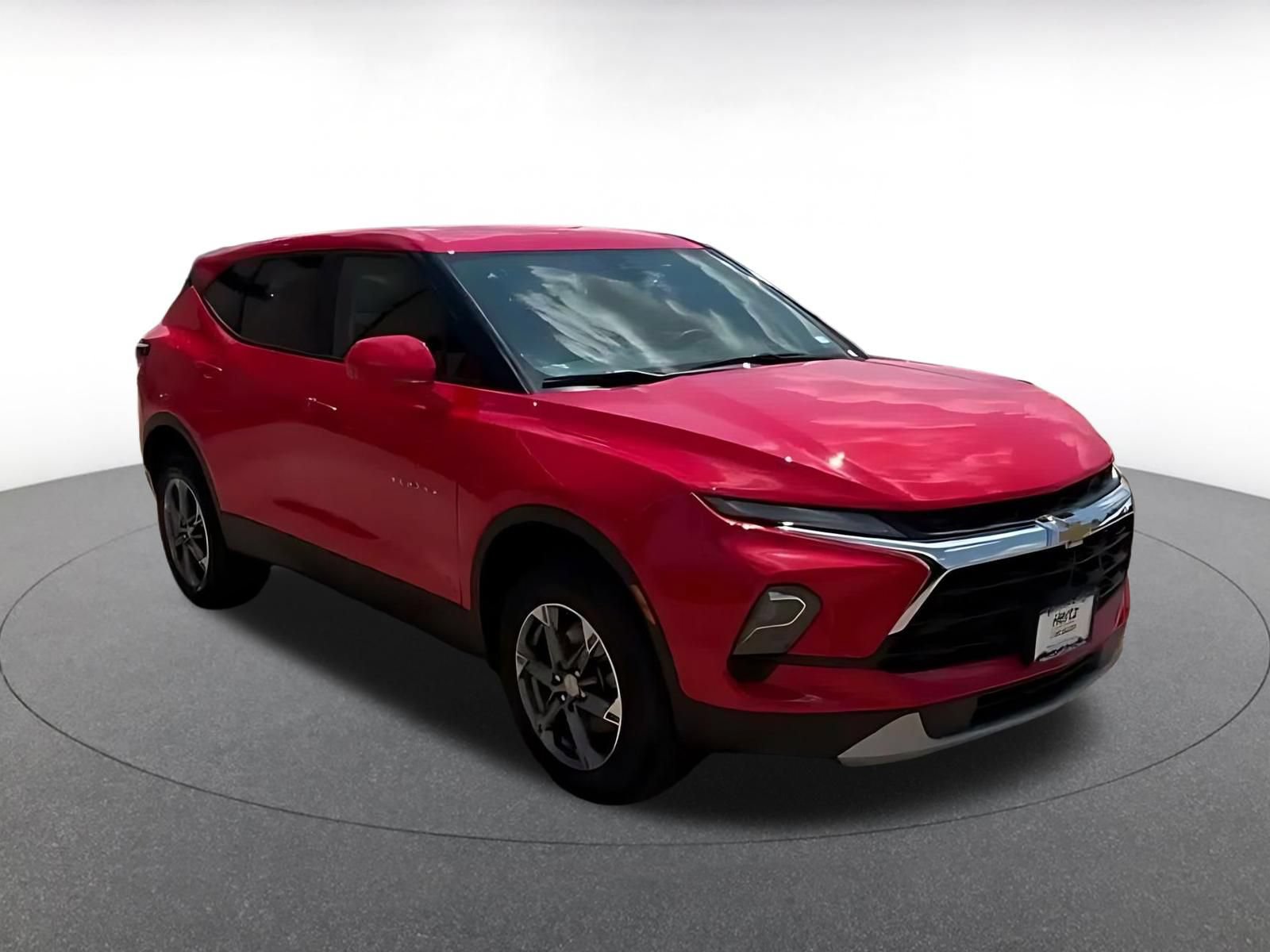 Used 2026 Chevrolet Blazer LT FWD image 3