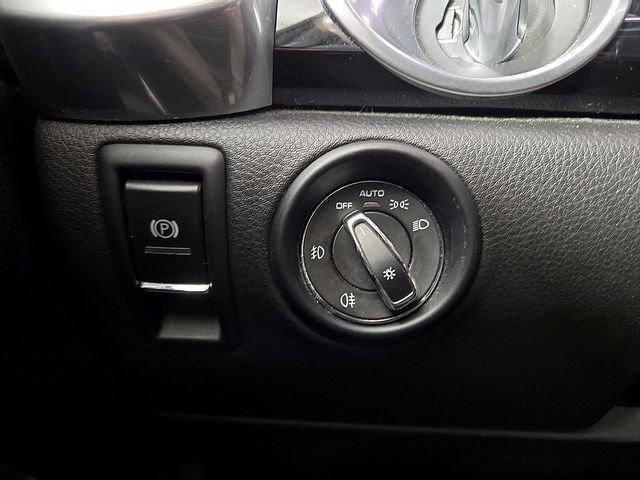 Used 2017 Porsche Cayenne Platinum Edition image 23