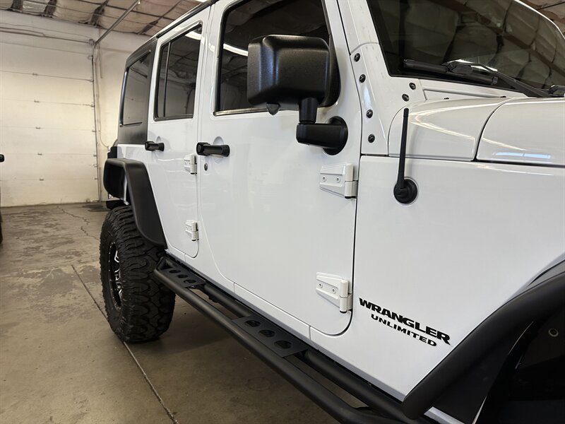 Used 2015 Jeep Wrangler Unlimited Rubicon w/ Connectivity Group AWD/4WD image 35