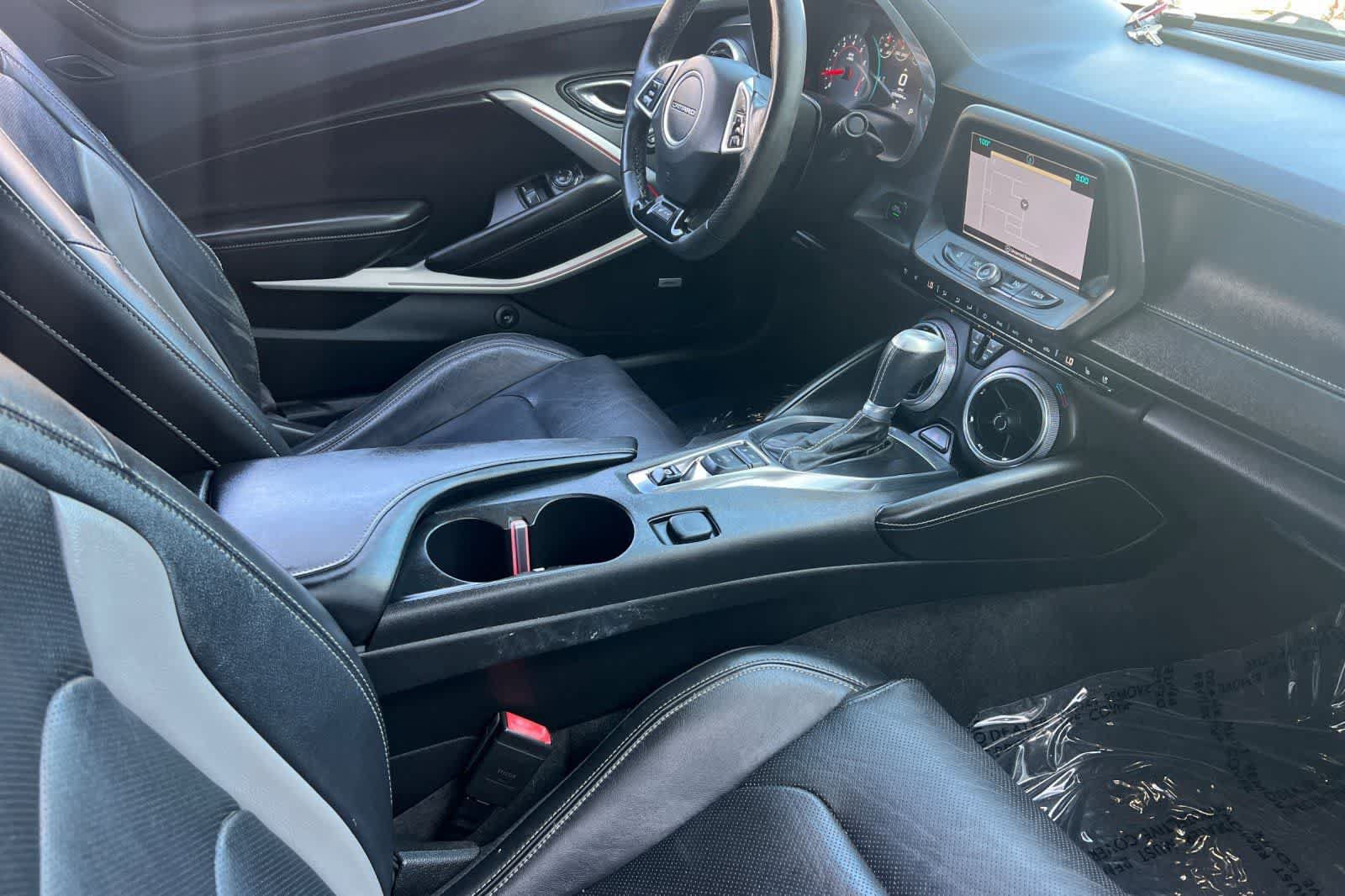 Used 2017 Chevrolet Camaro LT RWD image 18