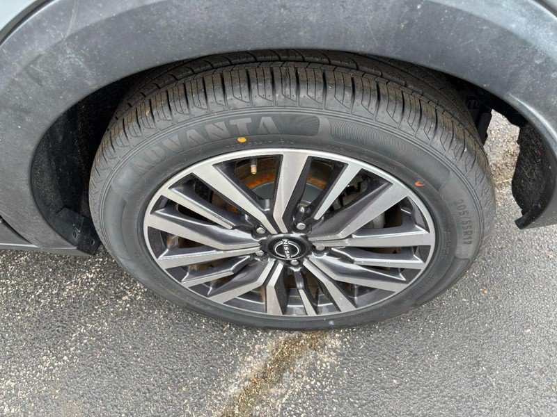 Used 2022 Nissan Kicks SV FWD image 7