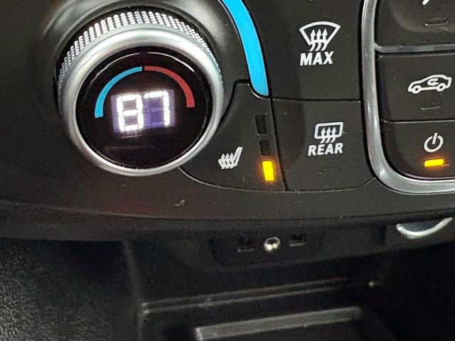 Used 2023 Chevrolet Traverse LT image 17