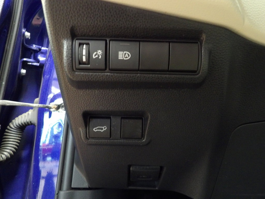 Used 2022 Toyota Corolla Cross XLE image 27