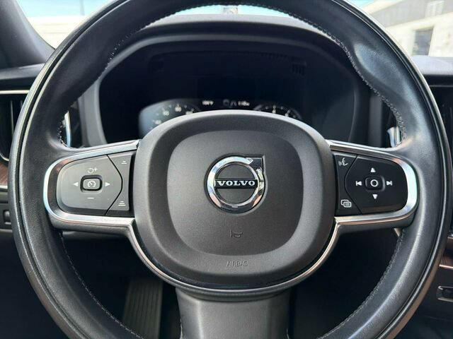 Used 2021 Volvo XC60 T5 Momentum w/ Protection Package Premier FWD image 29