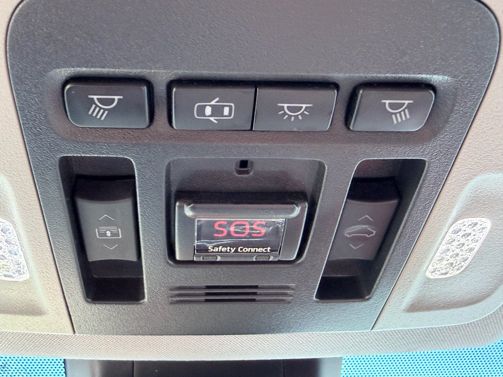 Used 2019 Toyota Camry XSE FWD image 16