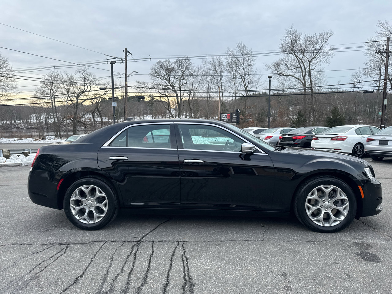 Used 2016 Chrysler 300 C Platinum w/ Safetytec Plus Group image 7