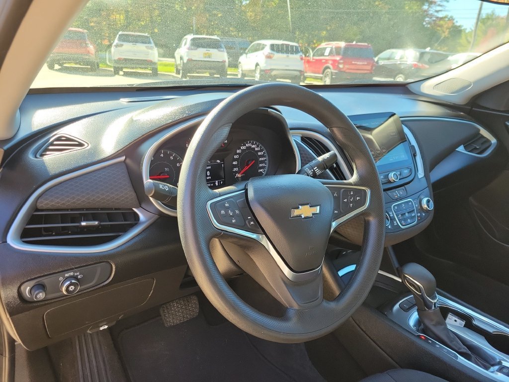 Used 2024 Chevrolet Malibu LT FWD image 18
