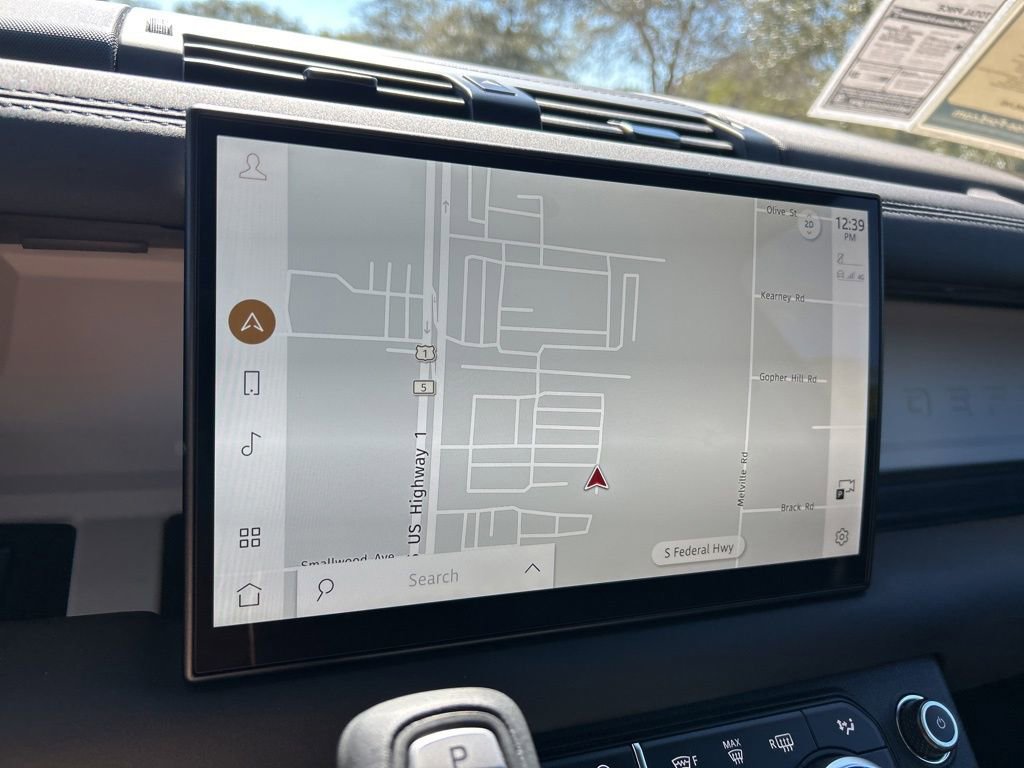 Used 2025 Land Rover Defender 110 S image 32