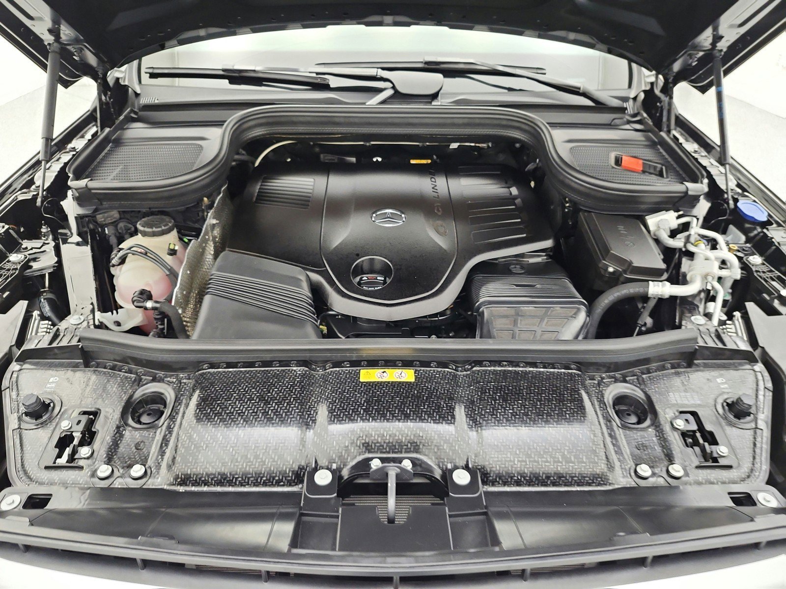 Certified 2025 Mercedes-Benz GLS 450 4MATIC image 17