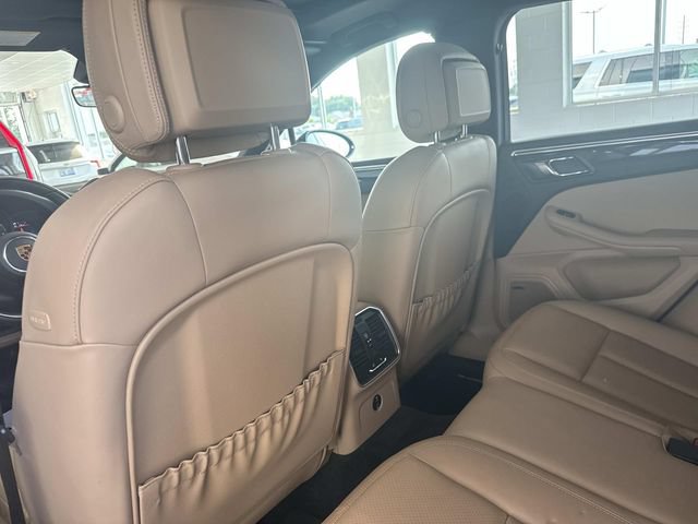 Used 2022 Porsche Macan AWD/4WD image 61