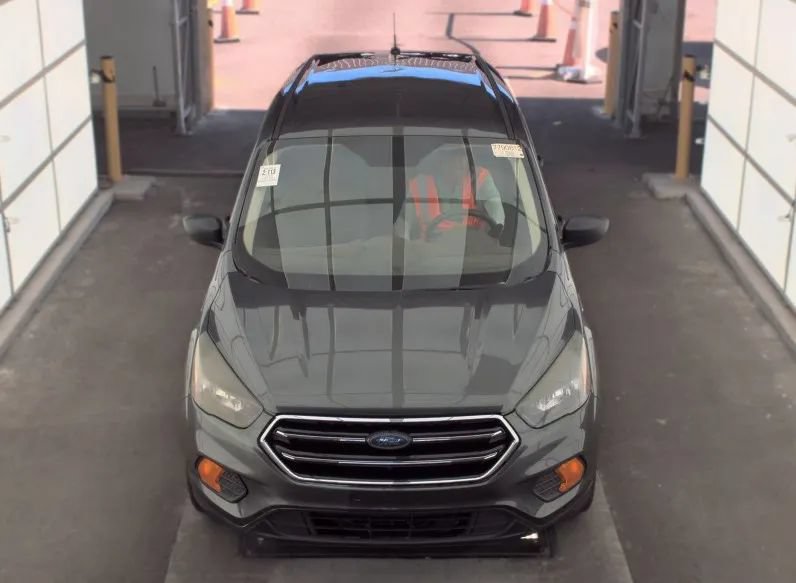 Used 2018 Ford Escape S FWD image 3