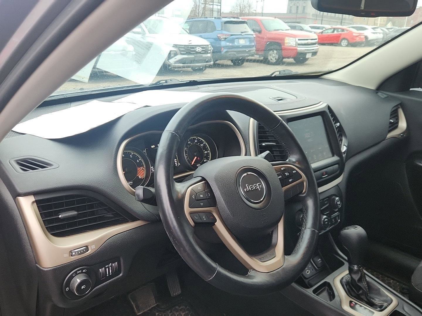Used 2014 Jeep Cherokee Latitude w/ Cold Weather Group image 10