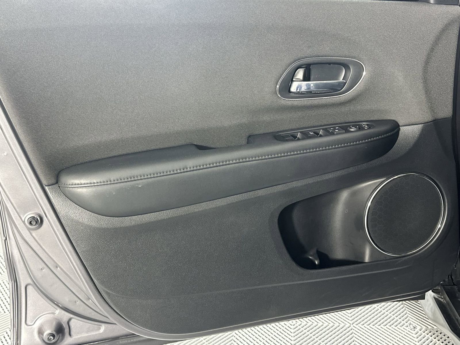 Used 2020 Honda HR-V EX image 29