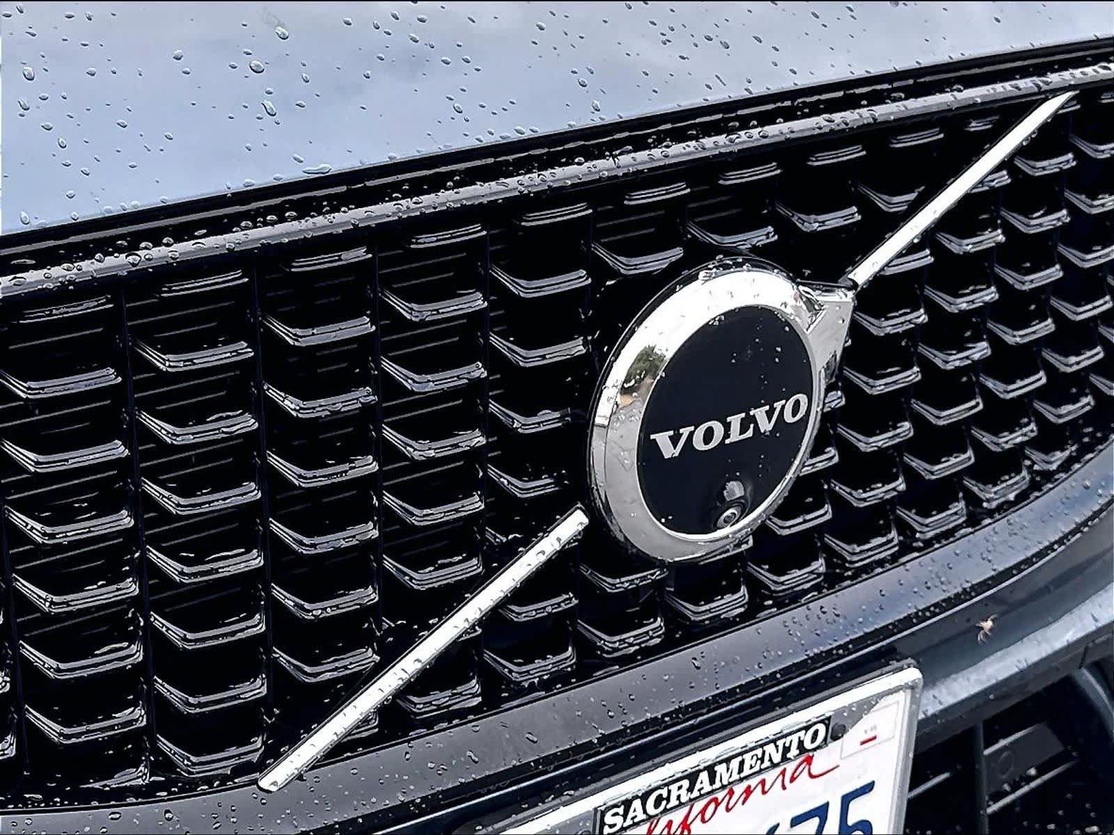 Used 2024 Volvo XC60 B5 Ultimate w/ Protection Package Premier AWD/4WD image 33