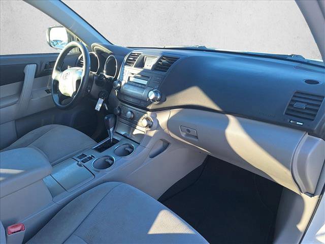 Used 2012 Toyota Highlander FWD image 19