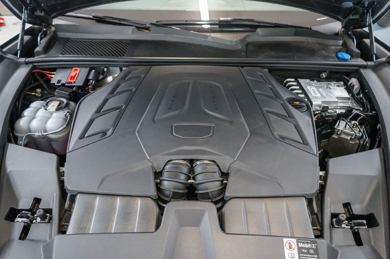 Certified 2026 Porsche Cayenne S AWD/4WD image 25