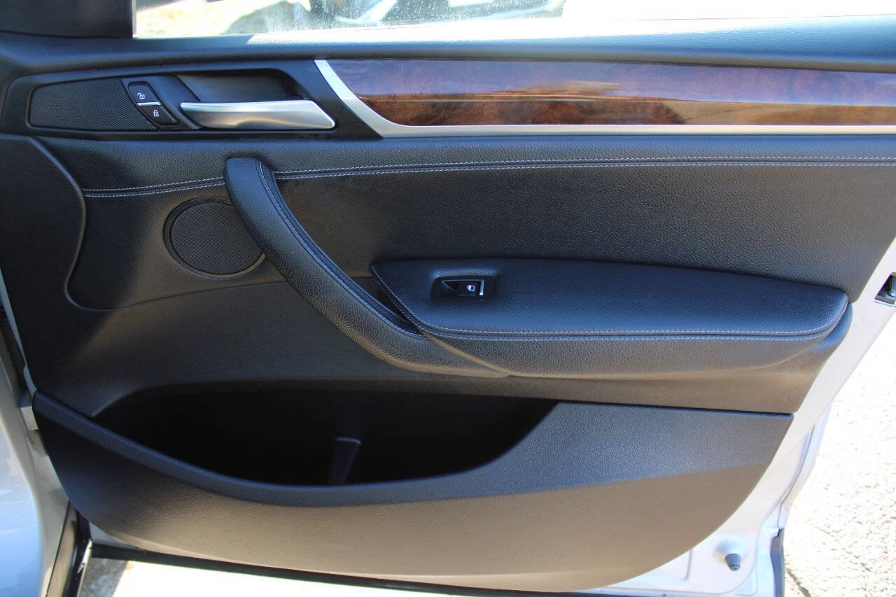 Used 2017 BMW X3 sDrive28i image 6