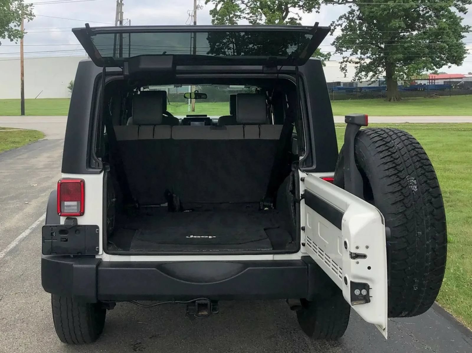 Used 2009 Jeep Wrangler Unlimited X AWD/4WD image 14