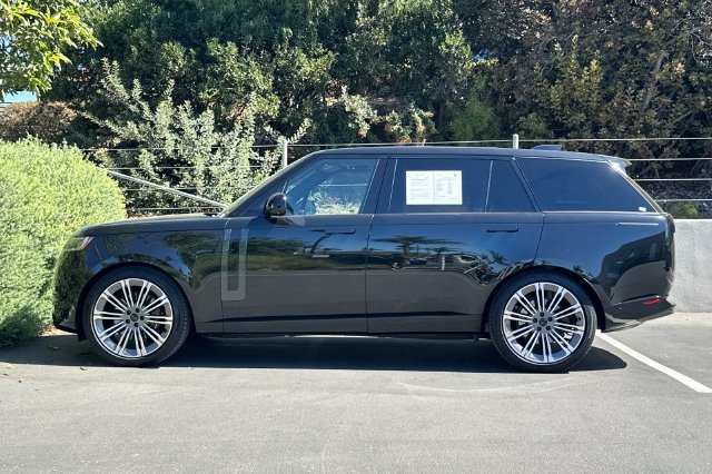 Certified 2026 Land Rover Range Rover Long Wheelbase SE AWD/4WD image 2