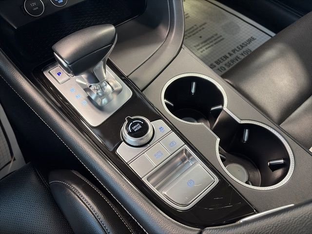 Used 2025 Genesis G70 2.5T image 19