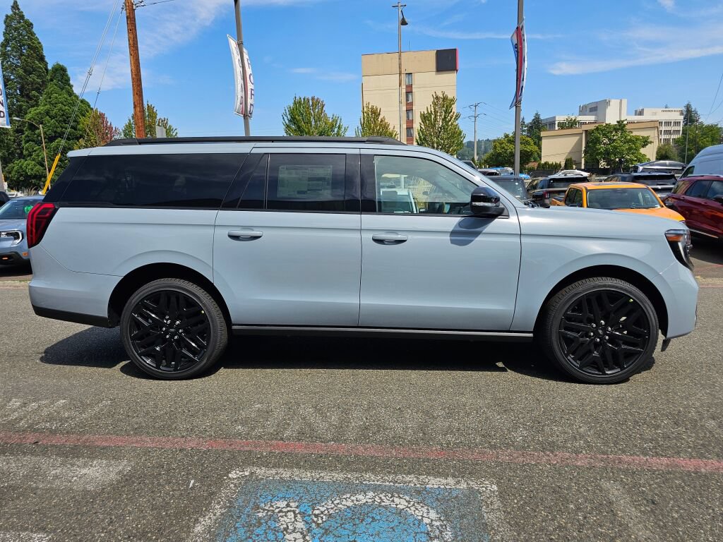 New 2027 Ford Expedition Max Platinum w/ Stealth Performance Package AWD/4WD image 4