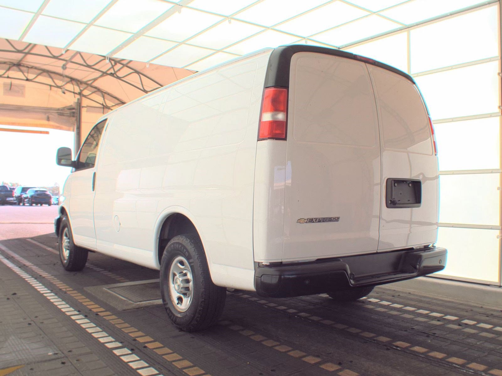 Used 2021 Chevrolet Express 2500 RWD image 6