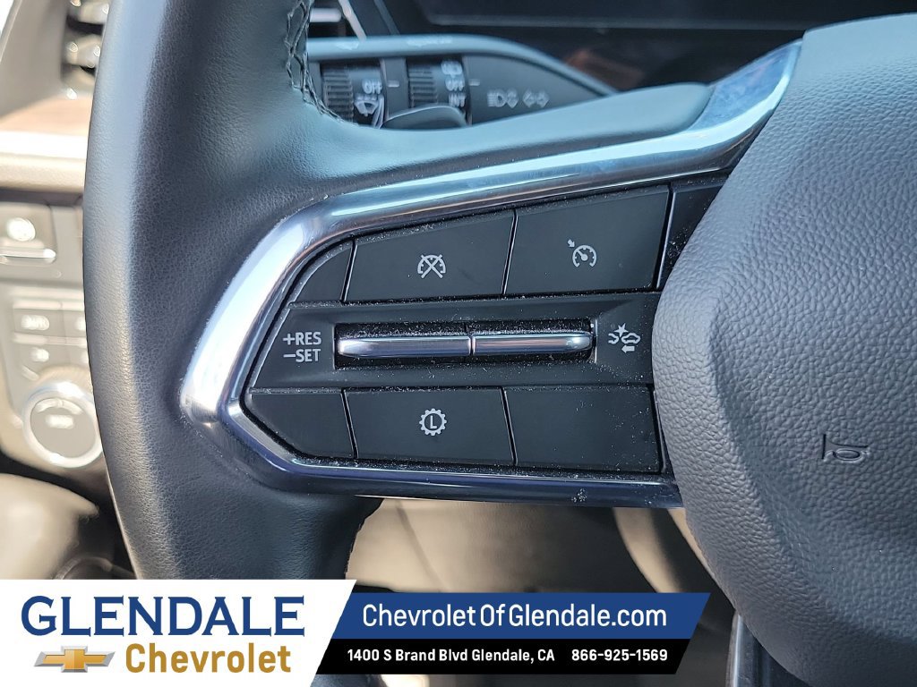 Used 2025 Chevrolet Suburban Z71 AWD/4WD image 32