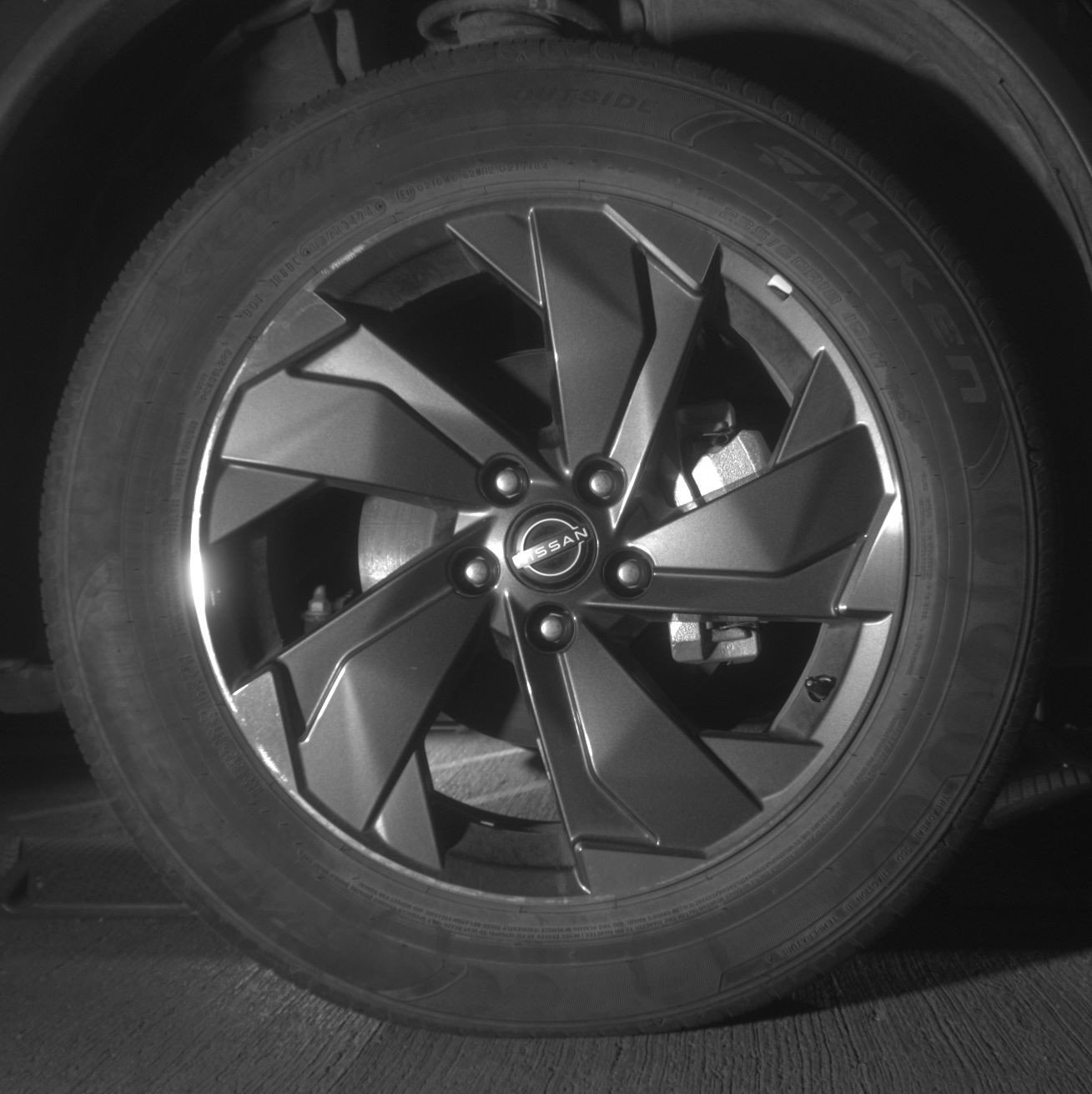Used 2025 Nissan Rogue SV FWD image 13