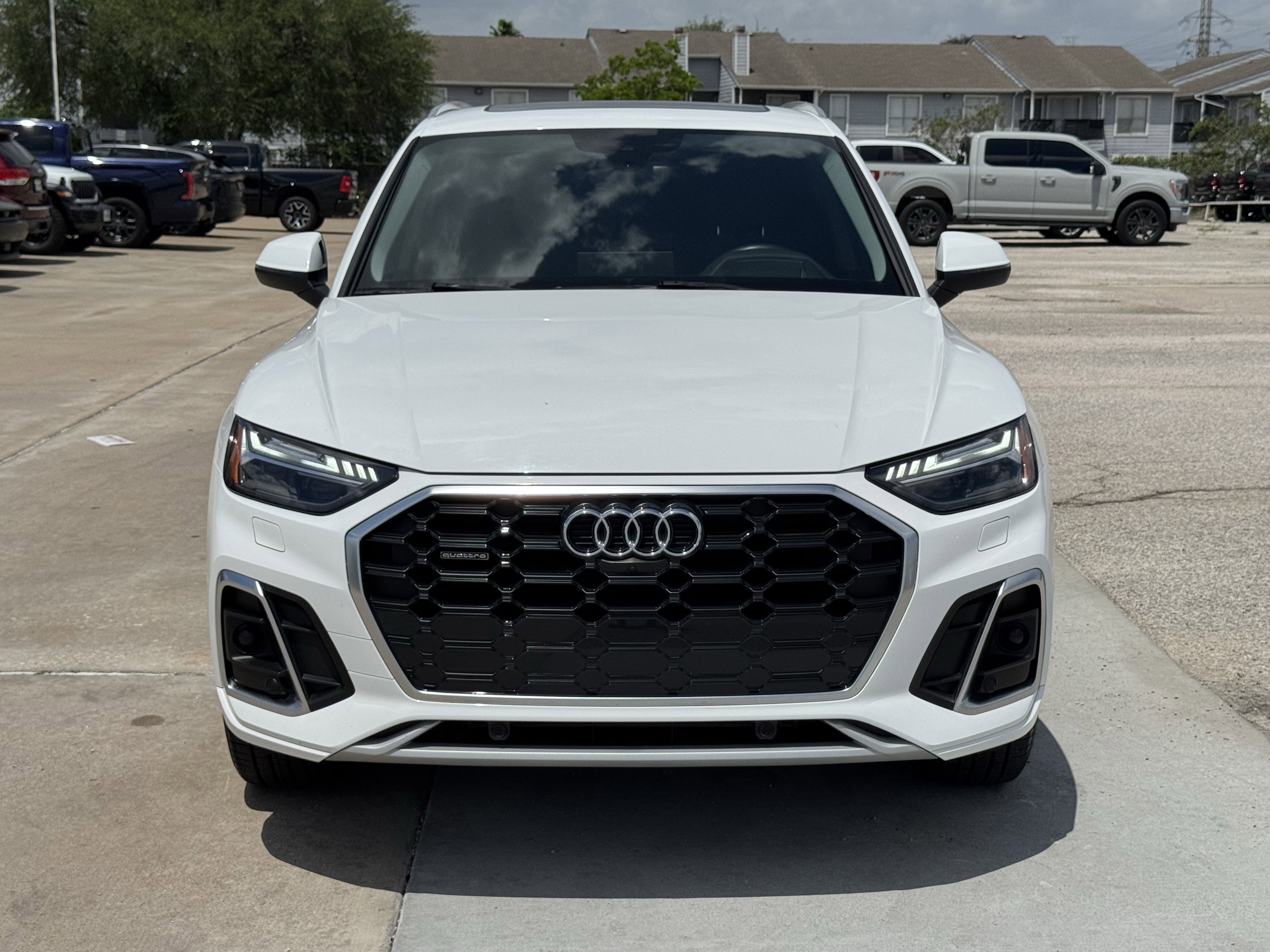Used 2023 Audi Q5 2.0T Prestige w/ Prestige Package image 3